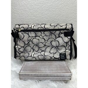 $25 🌙 Petunia Pickle Bottom Nimble Diaper Clutch Bordeaux Blooms pattern